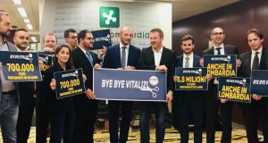 Ex consiglieri contro il taglio dei vitalizi in Lombardia: sono senza vergogna
